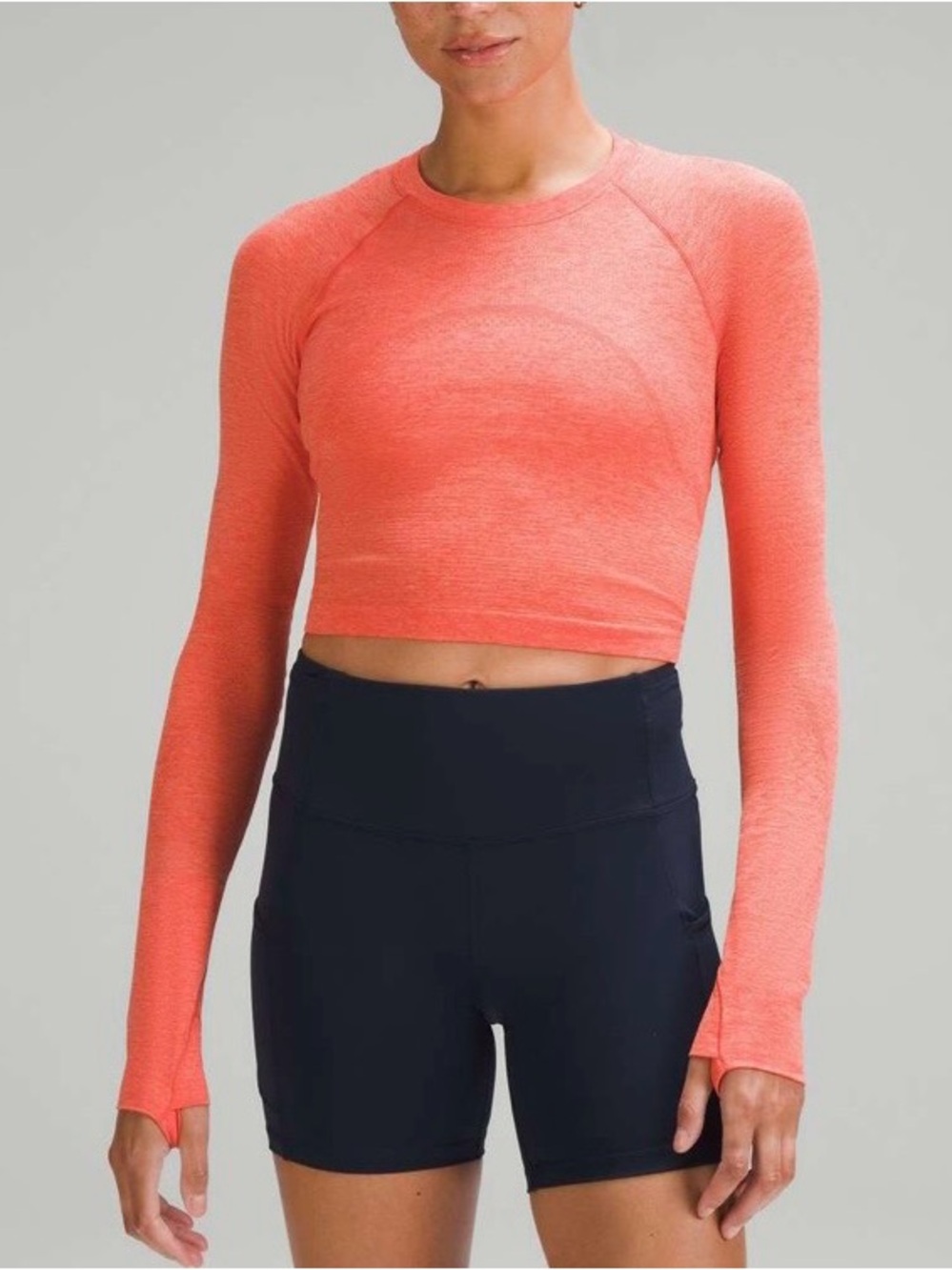 2023-Lululemon Swiftly Tech Cropped Long-
Sleeve Shirt 
Solar Orange size 4